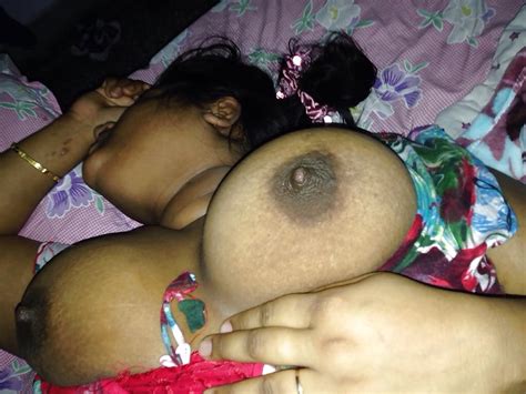 Indian mature MILF showing huge natural big boobs - 3 Pics ... Indian mature MILF showing huge natural big boobs 3 Pics